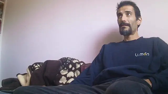 Snapshot of Ash59055 chatting on December 1, 2025, 12:21 pm Ash59055 online show from December 1, 2025, 12:21 pm