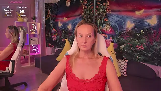 Snapshot of ScarlettPalmer chatting on November 7, 2025, 10:15 am ScarlettPalmer online show from November 7, 2025, 10:15 am