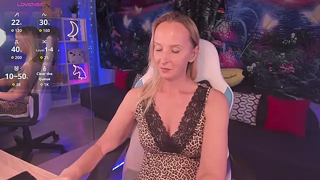 Snapshot of ScarlettPalmer chatting on November 8, 2025, 10:15 am ScarlettPalmer online show from November 8, 2025, 10:15 am