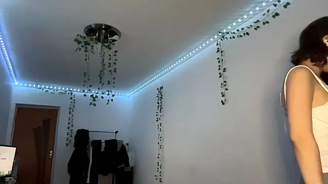 LilithFlamey online show from November 21, 2025, 6:17 pm