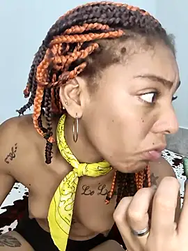 leona sumiza online show from October 31, 2025, 12:55 am