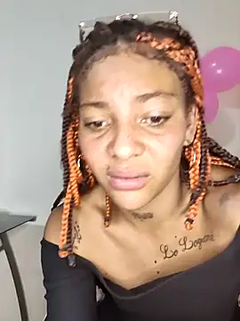 leona sumiza online show from November 15, 2025, 1:36 am