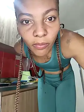 leona sumiza online show from November 21, 2025, 9:35 pm