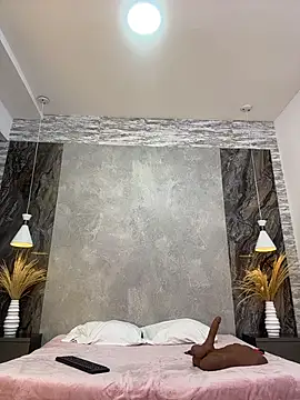 Hannahpradaa  online show from December 16, 2025, 11:37 am