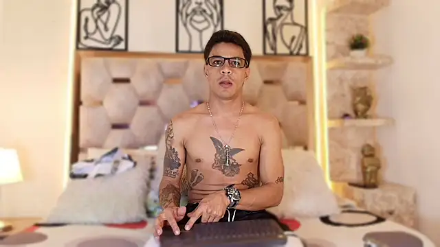 Andrew Haalls online show from November 15, 2025, 8:49 pm