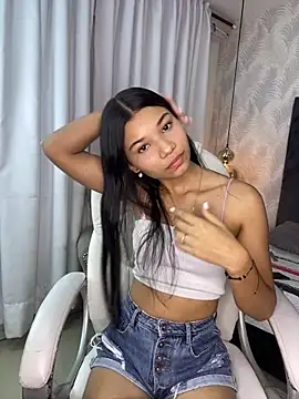 Snapshot of velina18 chatting on October 28, 2025, 3:43 am velina18 online show from October 28, 2025, 3:43 am