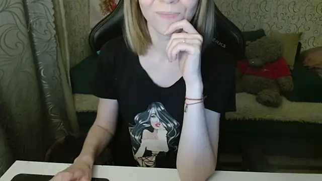 Snapshot of _Alisa_Allison_ chatting on October 31, 2025, 2:40 pm Alisa Allison online show from October 31, 2025, 2:40 pm