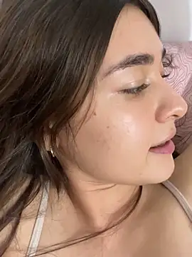 Valentina ro online show from November 8, 2025, 1:17 am