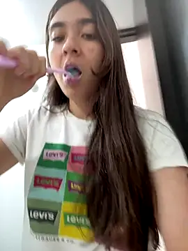 Valentina ro online show from November 22, 2025, 5:01 pm