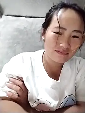 Snapshot of emini-xx chatting on October 30, 2025, 5:46 pm emini-xx online show from October 30, 2025, 5:46 pm