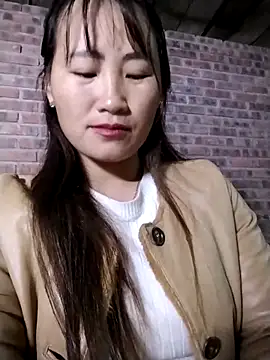 Snapshot of emini-xx chatting on November 2, 2025, 9:00 am emini-xx online show from November 2, 2025, 9:00 am