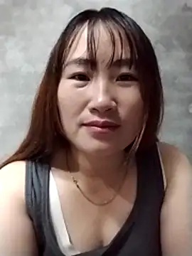 Snapshot of emini-xx chatting on November 8, 2025, 10:15 am emini-xx online show from November 8, 2025, 10:15 am