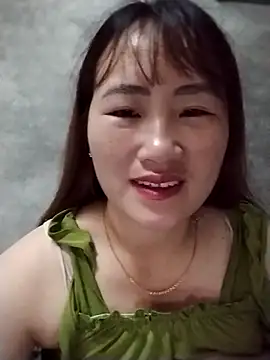 Snapshot of emini-xx chatting on November 11, 2025, 12:10 am emini-xx online show from November 11, 2025, 12:10 am