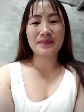 Snapshot of emini-xx chatting on November 13, 2025, 1:37 am emini-xx online show from November 13, 2025, 1:37 am