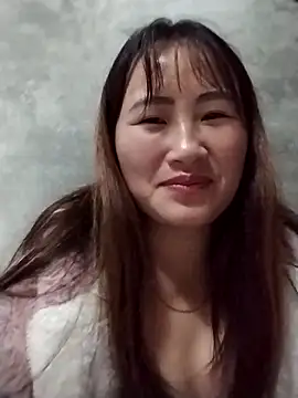 Snapshot of emini-xx chatting on November 15, 2025, 6:11 am emini-xx online show from November 15, 2025, 6:11 am