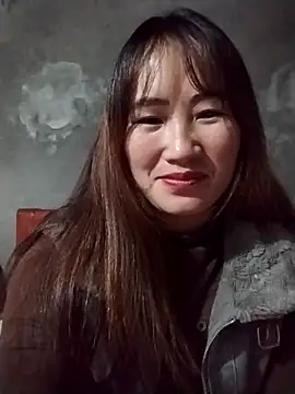 Snapshot of emini-xx chatting on November 28, 2025, 11:02 am emini-xx online show from November 28, 2025, 11:02 am