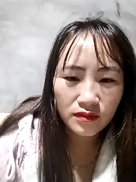 Snapshot of emini-xx chatting on December 2, 2025, 1:44 am emini-xx online show from December 2, 2025, 1:44 am