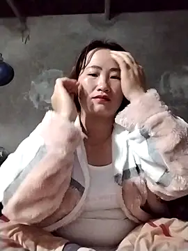 Snapshot of emini-xx chatting on December 13, 2025, 8:04 pm emini-xx online show from December 13, 2025, 8:04 pm