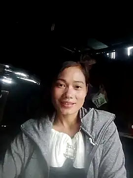 Snapshot of doggy-00 chatting on November 3, 2025, 2:46 am doggy-00 online show from November 3, 2025, 2:46 am