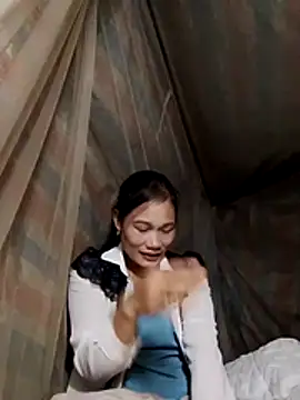 Snapshot of doggy-00 chatting on November 18, 2025, 11:47 am doggy-00 online show from November 18, 2025, 11:47 am