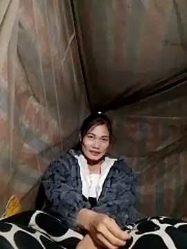 Snapshot of doggy-00 chatting on November 19, 2025, 2:00 am doggy-00 online show from November 19, 2025, 2:00 am