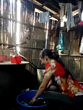 Snapshot of doggy-00 chatting on December 1, 2025, 4:50 am doggy-00 online show from December 1, 2025, 4:50 am