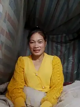 Snapshot of doggy-00 chatting on December 3, 2025, 8:51 pm doggy-00 online show from December 3, 2025, 8:51 pm