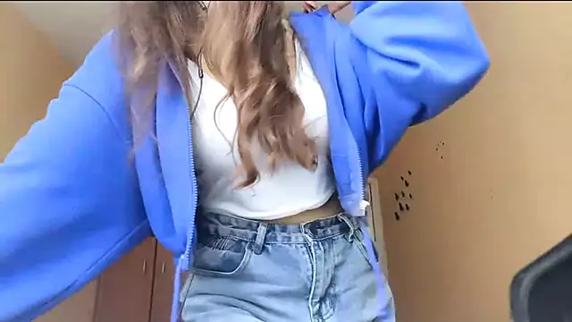 Snapshot of Kimixoo chatting on October 28, 2025, 10:41 am Kimixoo online show from October 28, 2025, 10:41 am