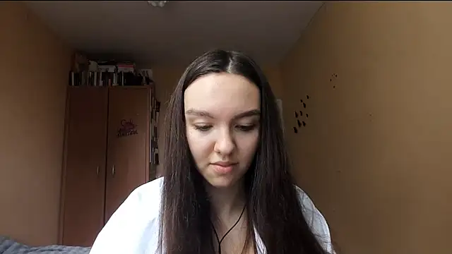 Kimixoo online show from November 10, 2025, 10:58 am