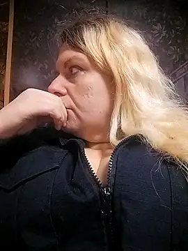 Snapshot of Lana-murr chatting on October 28, 2025, 6:39 am Lana-murr online show from October 28, 2025, 6:39 am