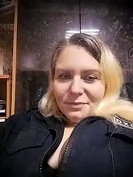 Snapshot of Lana-murr chatting on October 28, 2025, 6:43 pm Lana-murr online show from October 28, 2025, 6:43 pm