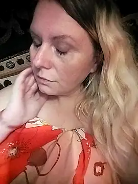 Snapshot of Lana-murr chatting on November 10, 2025, 8:13 am Lana-murr online show from November 10, 2025, 8:13 am