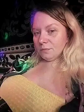 Snapshot of Lana-murr chatting on November 12, 2025, 6:03 am Lana-murr online show from November 12, 2025, 6:03 am