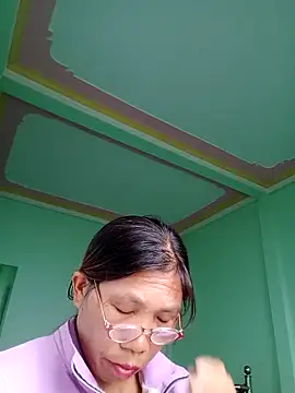 Snapshot of bella-la chatting on November 1, 2025, 7:10 am bella-la online show from November 1, 2025, 7:10 am