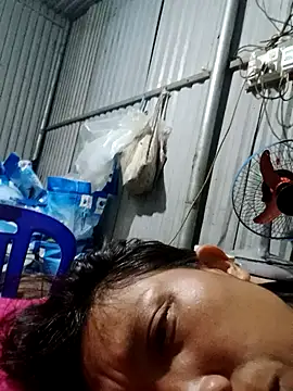 Snapshot of bella-la chatting on November 1, 2025, 7:27 pm bella-la online show from November 1, 2025, 7:27 pm