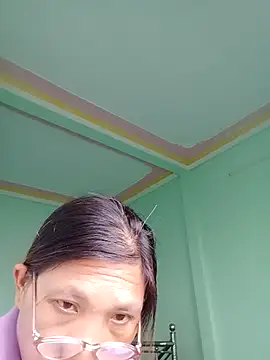 Snapshot of bella-la chatting on November 2, 2025, 7:33 am bella-la online show from November 2, 2025, 7:33 am