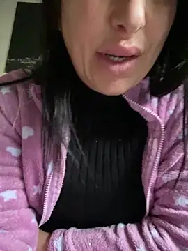 Snapshot of 4clarissa chatting on December 15, 2025, 8:40 am 4clarissa online show from December 15, 2025, 8:40 am