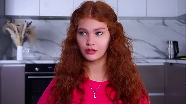 Snapshot of YettaCalabria chatting on December 15, 2025, 11:36 am YettaCalabria online show from December 15, 2025, 11:36 am