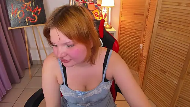 babyyullii online show from November 12, 2025, 8:37 am