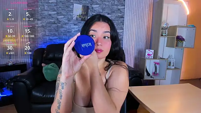 Amber Smitt19 online show from November 24, 2025, 1:33 pm