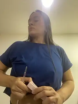 Snapshot of AmberrMoore_ chatting on November 30, 2025, 12:42 pm AmberrMoore online show from November 30, 2025, 12:42 pm