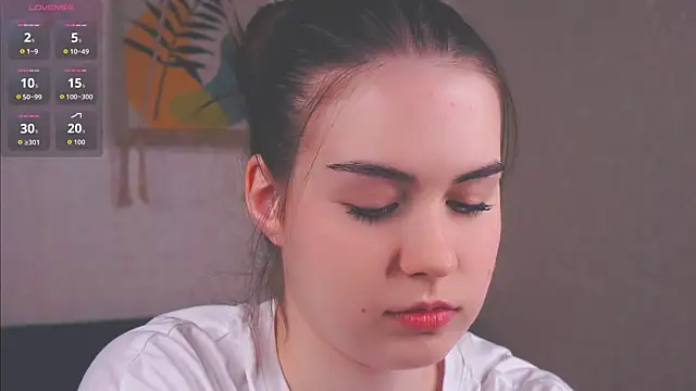 Snapshot of LoreeScialdone chatting on November 13, 2025, 4:39 pm LoreeScialdone online show from November 13, 2025, 4:39 pm