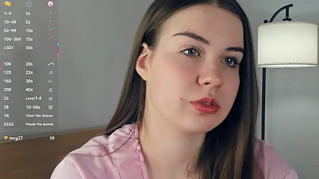 Snapshot of LoreeScialdone chatting on December 5, 2025, 6:48 pm LoreeScialdone online show from December 5, 2025, 6:48 pm