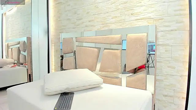 sheinny brown online show from November 26, 2025, 7:04 pm