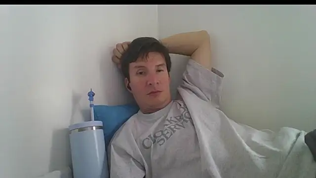 carliesexyman online show from November 13, 2025, 3:33 pm