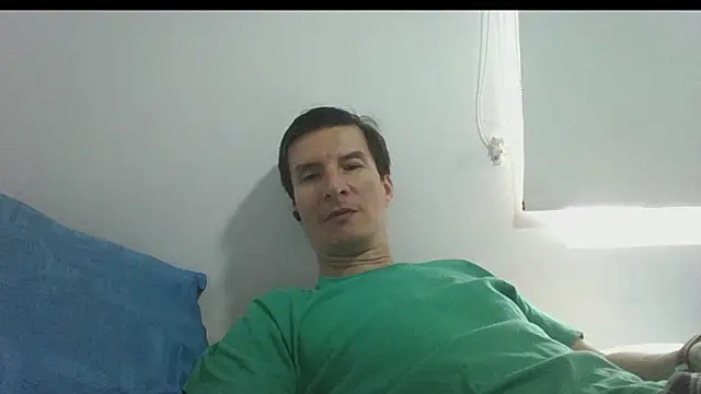 carliesexyman online show from November 15, 2025, 1:51 pm