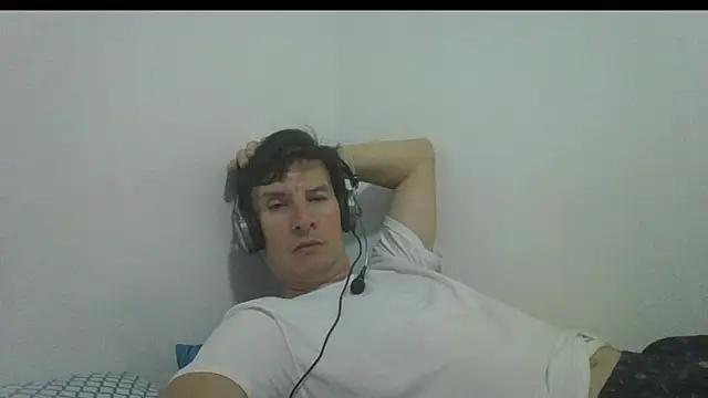 carliesexyman online show from November 28, 2025, 12:57 am