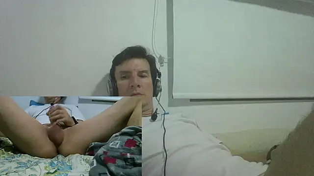 carliesexyman online show from December 2, 2025, 4:29 am