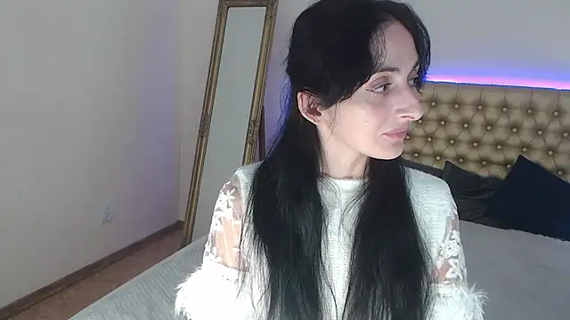 Snapshot of HayleyMills chatting on October 28, 2025, 11:25 am HayleyMills online show from October 28, 2025, 11:25 am