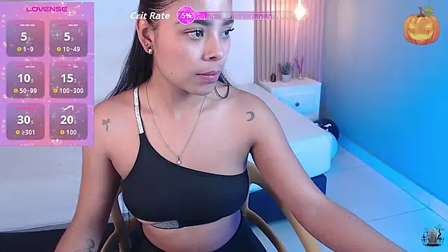 Snapshot of SoffiaDams2 chatting on November 8, 2025, 11:43 am SoffiaDams2 online show from November 8, 2025, 11:43 am